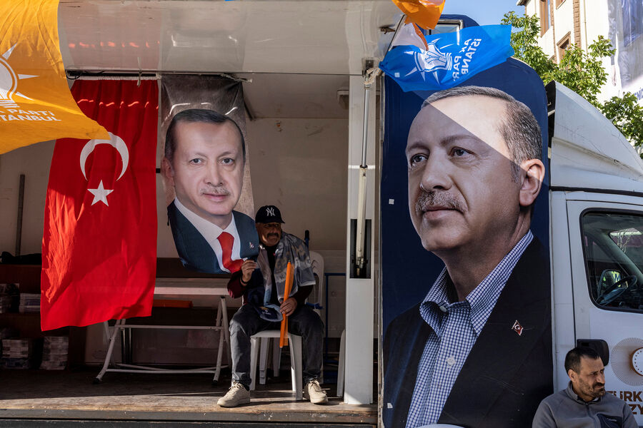 «Создатель королей» и критик Эрдогана поддержал его кандидатуру. Все решат 5% голосов