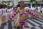 Участник парада во Всемирный день борьбы со СПИДом в Маниле (Филиппины) 