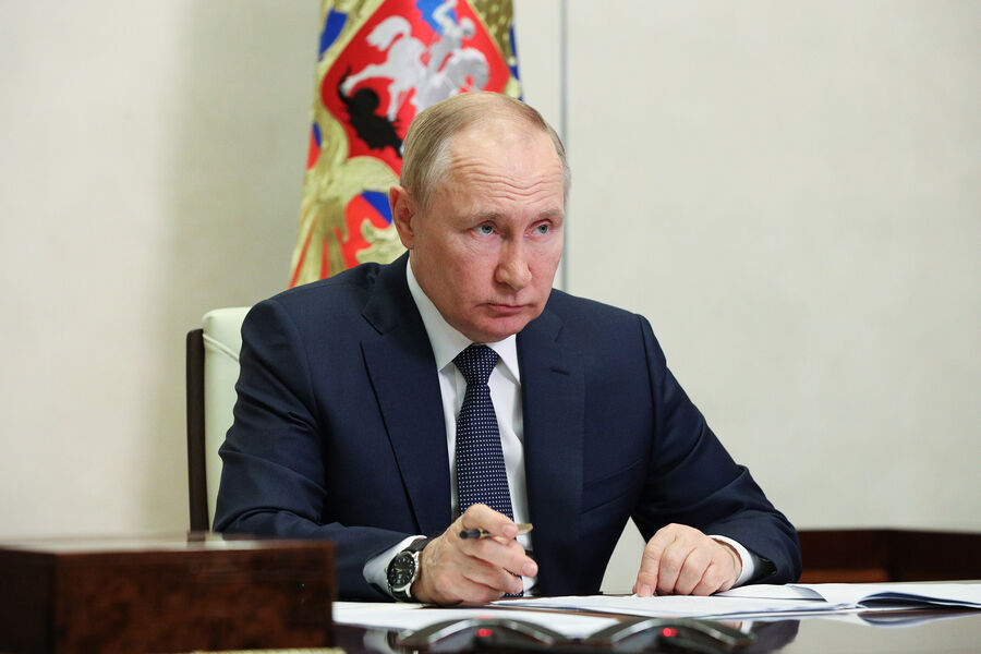 Владимир Путин в Кремле во время заседания Совета по стратегическому развитию и нацпроектам в формате видеоконференции, 18 июля 2022 года