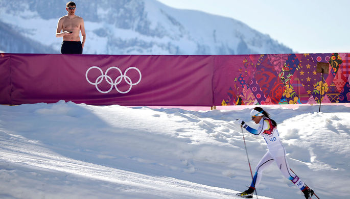 Спортсменка из Швеции во время кросса на Олимпиаде в Сочи, 2014 год