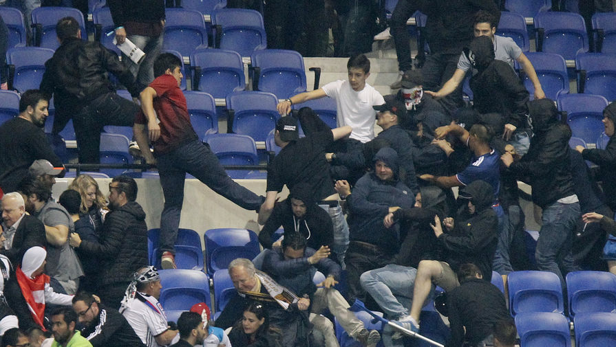 Участились беспорядки, вызванные агрессивными футбольными фанатами
