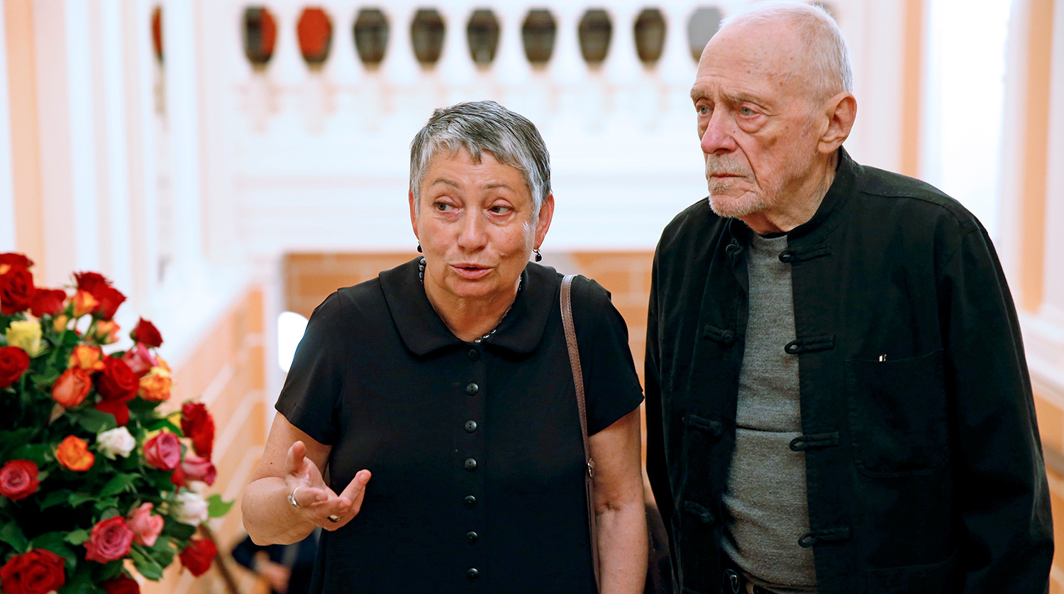 Людмила Улицкая и ее супруг художник Андрей Красулин, 2015 год