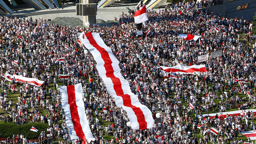 Во время митинга оппозиции в&nbsp;Минске, 16 августа 2020 года