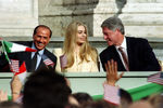 Сильвио Берлускони с супругой Вероникой и президентом США Биллом Клинтоном в Риме, 1994 год