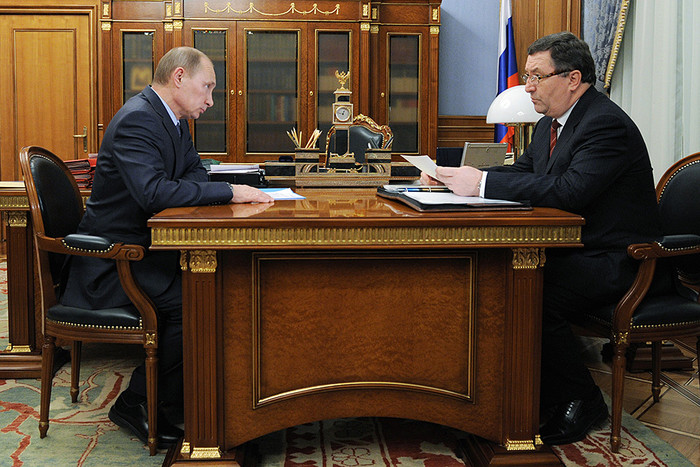 Владимир Путин проводит рабочую встречу в Доме правительства РФ с губернатором Тамбовской области Олегом Бетиным 