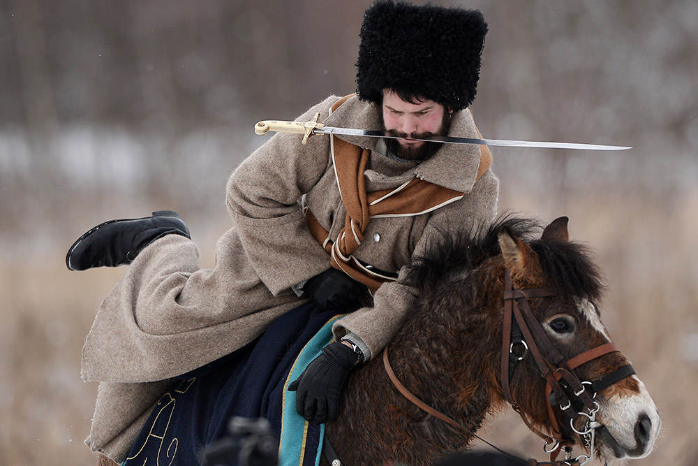 Участники военно-исторической реконструкции событий Отечественной войны 1812 года в городском поселении Апрелевка Наро-Фоминского района.