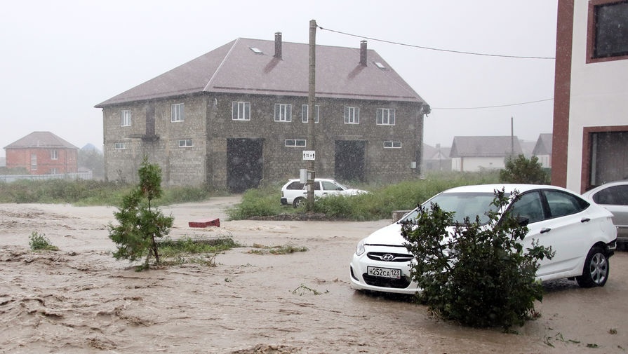 Число подтопленных домовладений из-за непогоды на Кубани превысило 1,4 тысячи