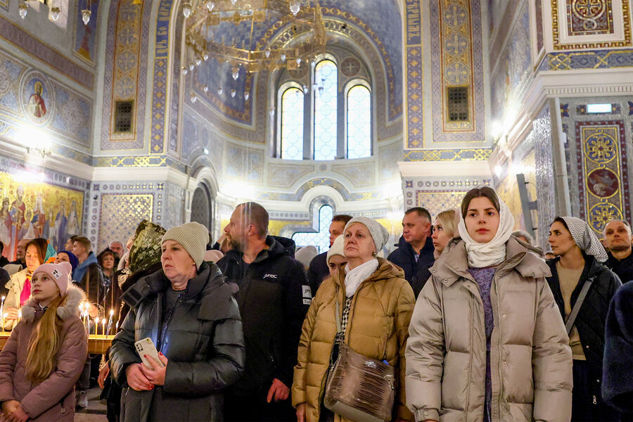 Прихожане во время праздничного богослужения по&nbsp;случаю Рождества Христова в&nbsp;Свято-Владимирском соборе на&nbsp;территории музея-заповедника &laquo;Херсонес Таврический&raquo;, Севастополь, 7&nbsp;января 2025&nbsp;года