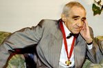Зиновий Гердт награжден орденом «За заслуги перед Отечеством» III степени, 1996 год 