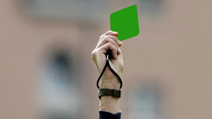 В итальянской серии В впервые была показана зеленая карточка