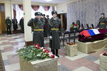 На церемонии прощания с погибшими в Сирии медсестрами в войсковой части Биробиджана