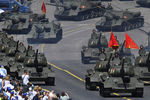 Танки Т-34-85 во время военного парада в ознаменование 75-летия Победы в Великой Отечественной войне 1941-1945 годов на Красной площади в Москве, 24 июня 2020 года