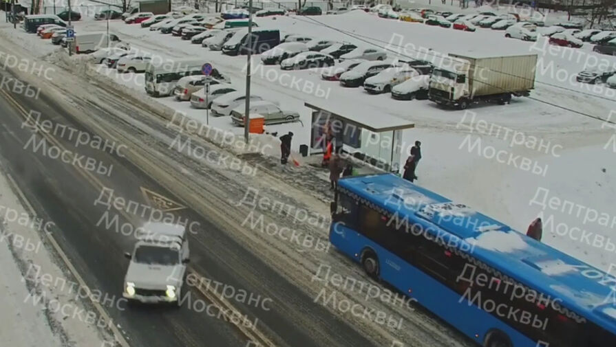 Появилось видео ДТП с внедорожником Lada Niva в Москве  