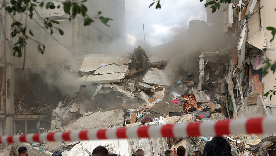 В Белгороде под завалами рухнувшего после попадания снаряда подъезда нашли еще одно тело
