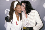 Майкл Джексон с сестрой, певицей Джанет Джексон на церемонии «Грэмми», 1993 год