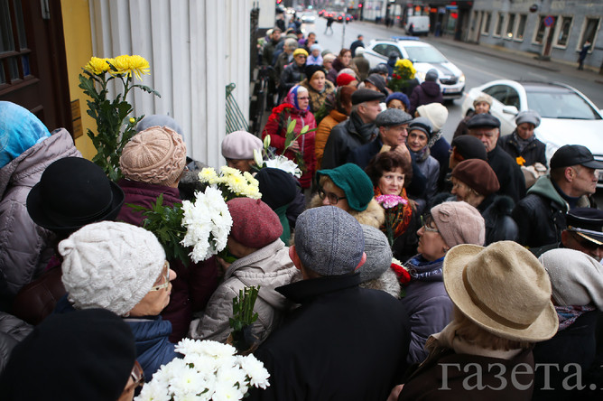 Прощание с Михаилом Задорновым в церкви Александра Невского в Риге, 15 ноября 2017 года