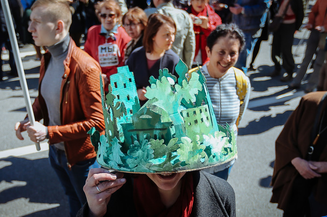 Участница митинга против реновации, 2017 год