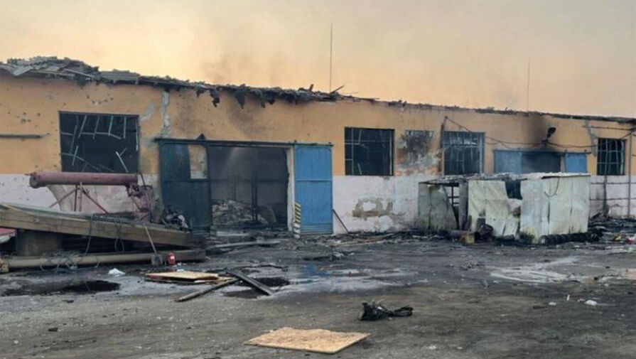 Мощный пожар с детонациями начался на складах Новой почты в Одессе