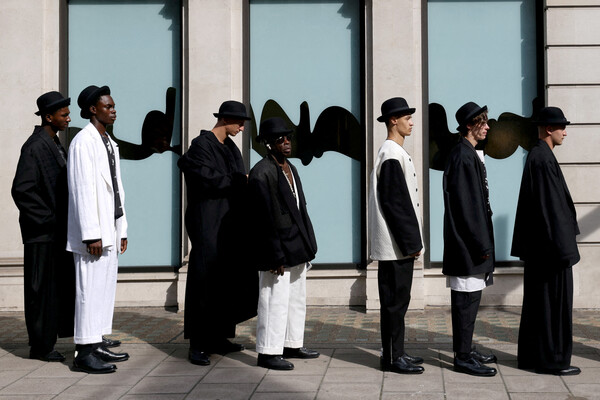 Модели бренда мужской одежды Nick Hart во время Лондонской недели моды, 16&nbsp;сентября 2023&nbsp;года