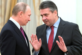 Президент России Владимир Путин и министр иностранных дел Германии Зигмар Габриэль во время встречи в Кремле, 9 марта 2017 года