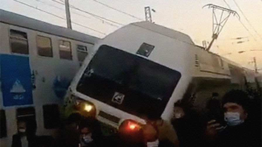 Поезд метро сошел с рельсов в Тегеране, пострадали более 20 человек