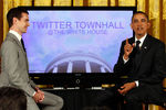 Президент США Барак Обама принимает в Белом доме сооснователя и главу Twitter Джека Дорси, 2011 год