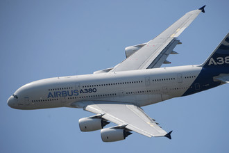 Самолет Airbus A 380 на Международном авиасалоне «Ле-Бурже – 2017» во Франции