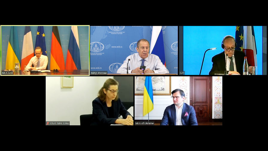 Глава МИД России Сергей Лавров во время видеоконференции министров иностранных дел «нормандского формата», 30 апреля 2020 года