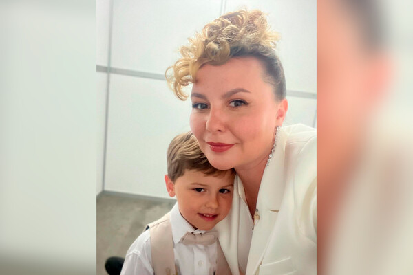 Anna Lorakning erotik fotosurati Oriq oyoqlar jinsiy aloqa