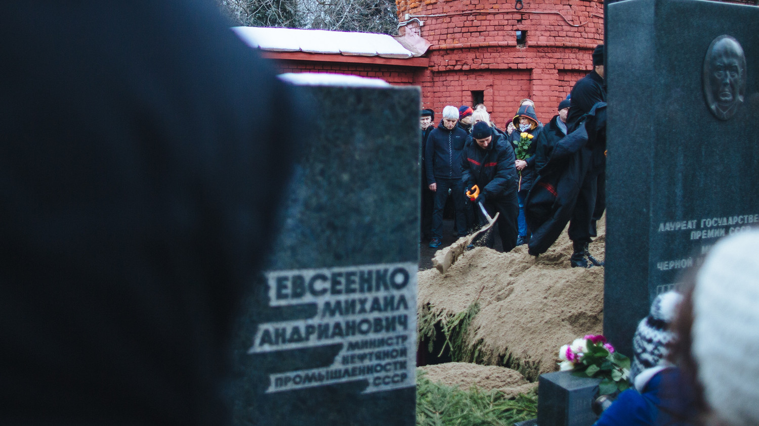Могила Эльдара Рязанова на Новодевичьем кладбище