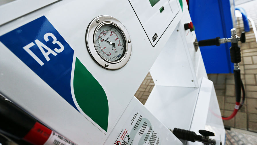 "Главная боль — бюрократия": почему россияне не переводят машины на газ