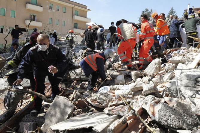 Жертвами землетрясения в городе Аквила стали 309 человек