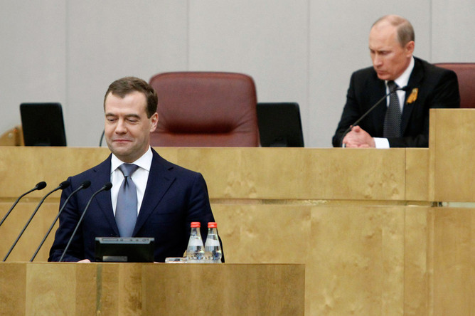 299 депутатов проголосовали за Дмитрия Медведева