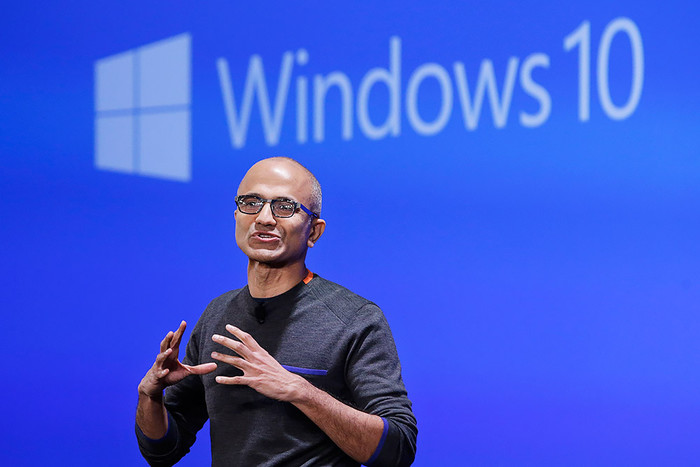 Глава Microsoft Сатья Наделла на презентации Windows 10