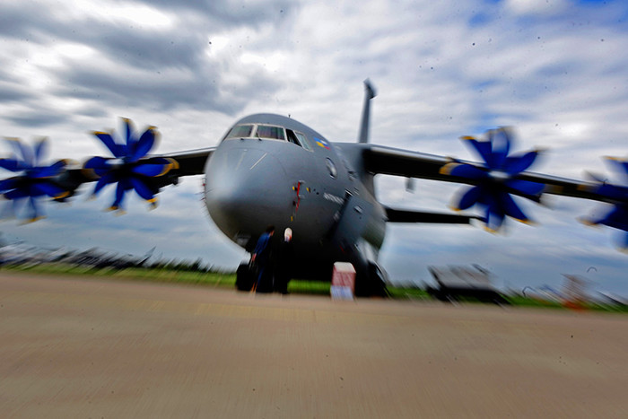 Военно-транспортный самолет Ан-70
