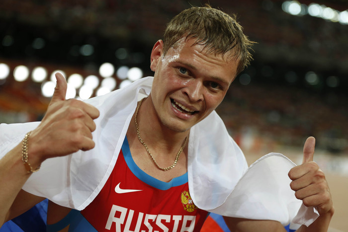 Денис Кудрявцев сразу после финиша финального забега на 400 метров с барьерами