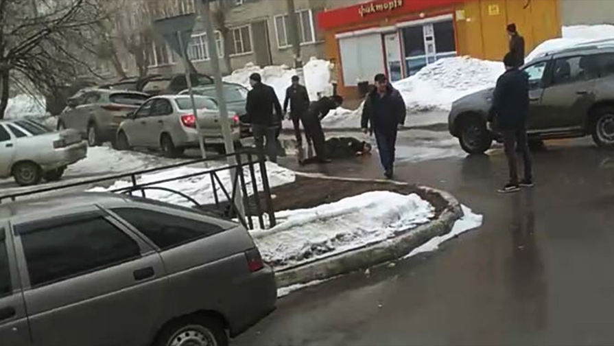 В Нижнекамске, возле здания управления МВД России по Нижнекамскому району, убили полицейского