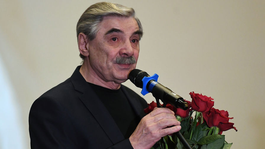 Александр Панкратов-Черный во время церемонии прощания с Алексеем Булдаковым в Центральном доме кино в Москве, апрель 2019 года
