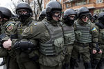 Сотрудники правоохранительных органов в центре Киева