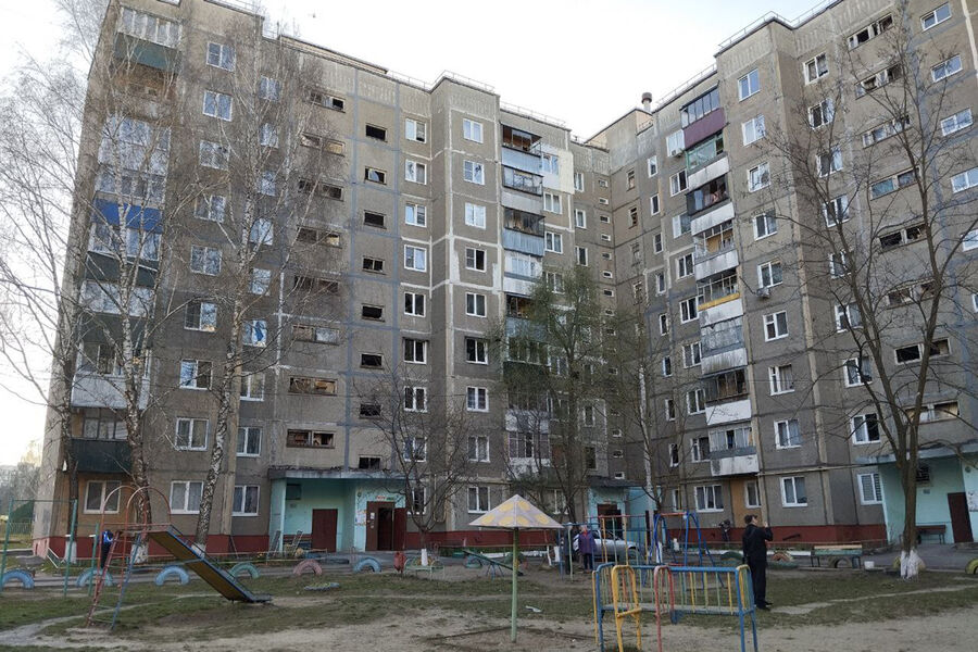 Жилой многоквартирный дом, пострадавший в&nbsp;результате падения беспилотного летательного аппарата, Курск, 15&nbsp;апреля 2025&nbsp;года