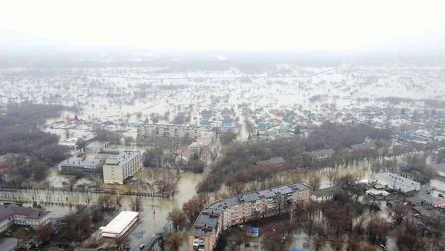 В Казахстане началась эвакуация людей из-за подъема уровня воды в Урале