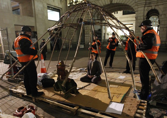 В&nbsp;ночь на&nbsp;вторник в&nbsp;Лондоне был ликвидирован палаточный лагерь движения «Захвати Уолл-стрит».