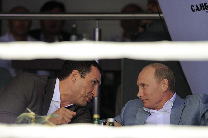Владимир Кличко и Владимир Путин в Сочи, 2011 год