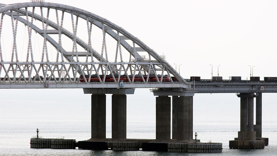 Киев ввел санкции против строивших Крымский мост компаний