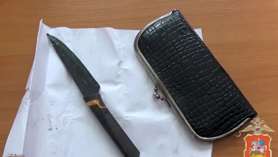 Россиянин спас пенсионерку, которую изрезал ножом сосед