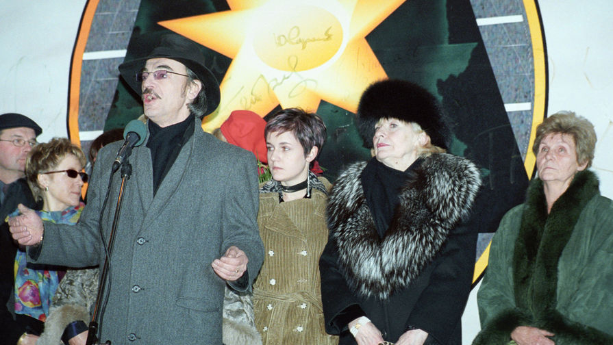 Артист Михаил Боярский во время выступления на&nbsp;молодежном вечере в&nbsp;Останкино, Москва, 1983&nbsp;год