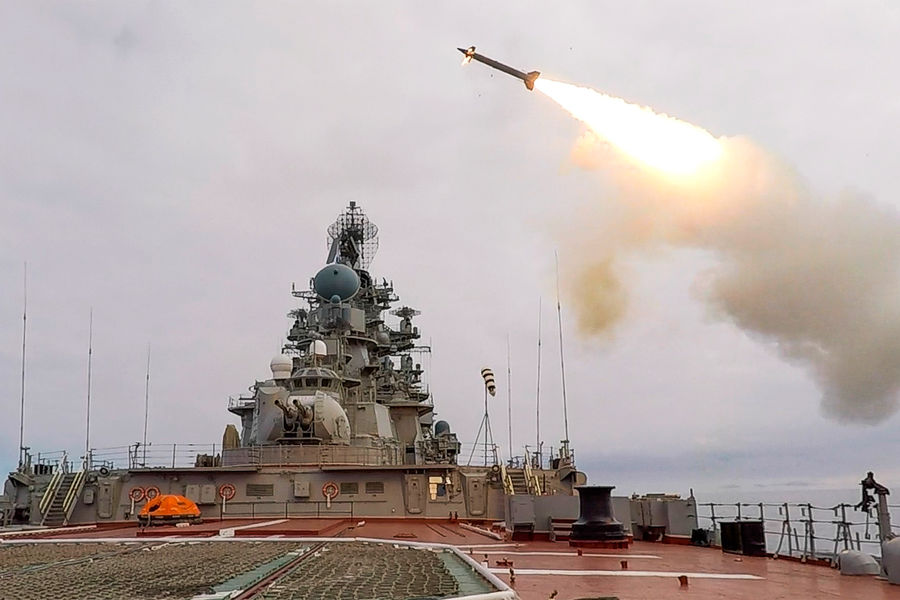 Запуск ракеты «Кинжал» на тяжёлом атомном ракетном крейсере «Пётр Великий», 2021 год