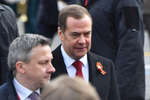 Заместитель председателя Совета безопасности РФ Дмитрий Медведев на Красной площади перед началом военного парада в честь 77-й годовщины Победы в Великой Отечественной войне, 9 мая 2022 года