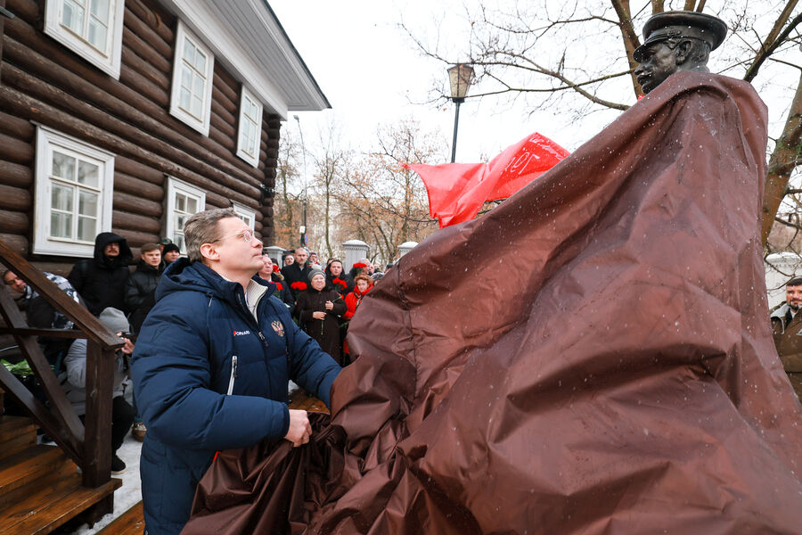 «За забором Сталина не видно»: почему на Вологодчине не против памятников советскому вождю