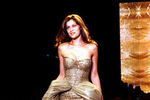 Летиция Каста на показе Victoria's Secret, 2000 год 